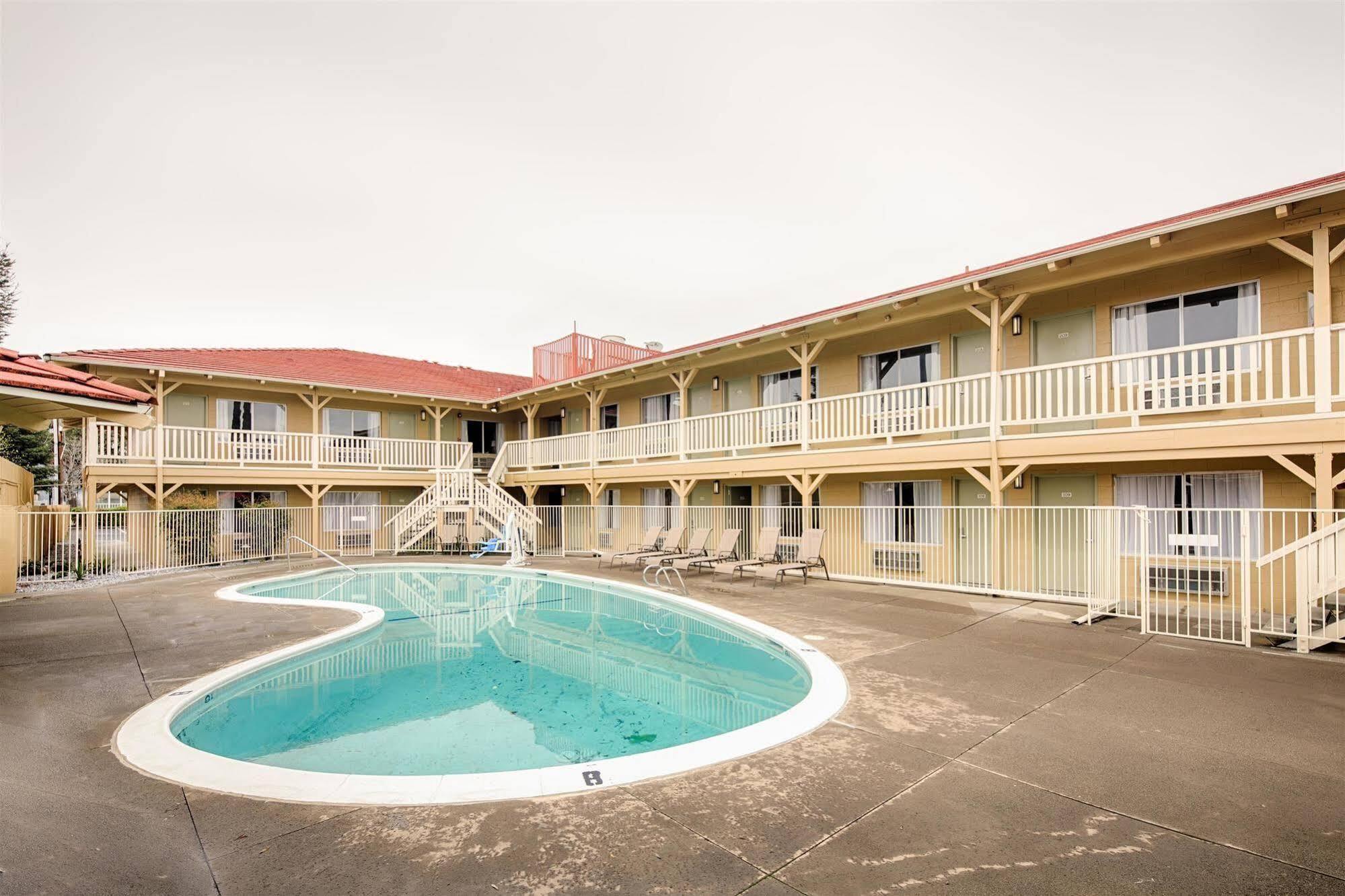 Red Lion Inn & Suites Redding Dış mekan fotoğraf